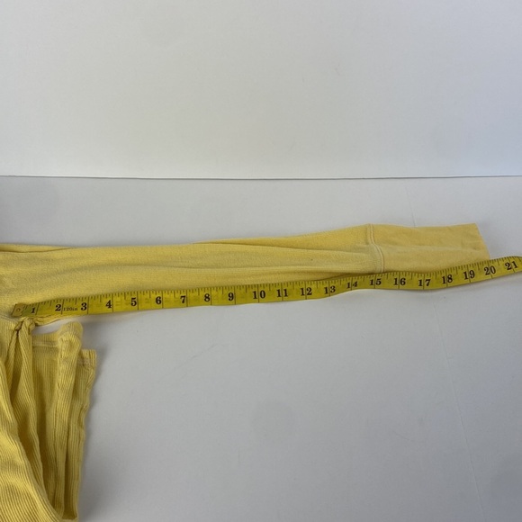 3/$15 Aerie yellow casual basic ribbed v neck long sleeve size medium - Picture 7 of 10